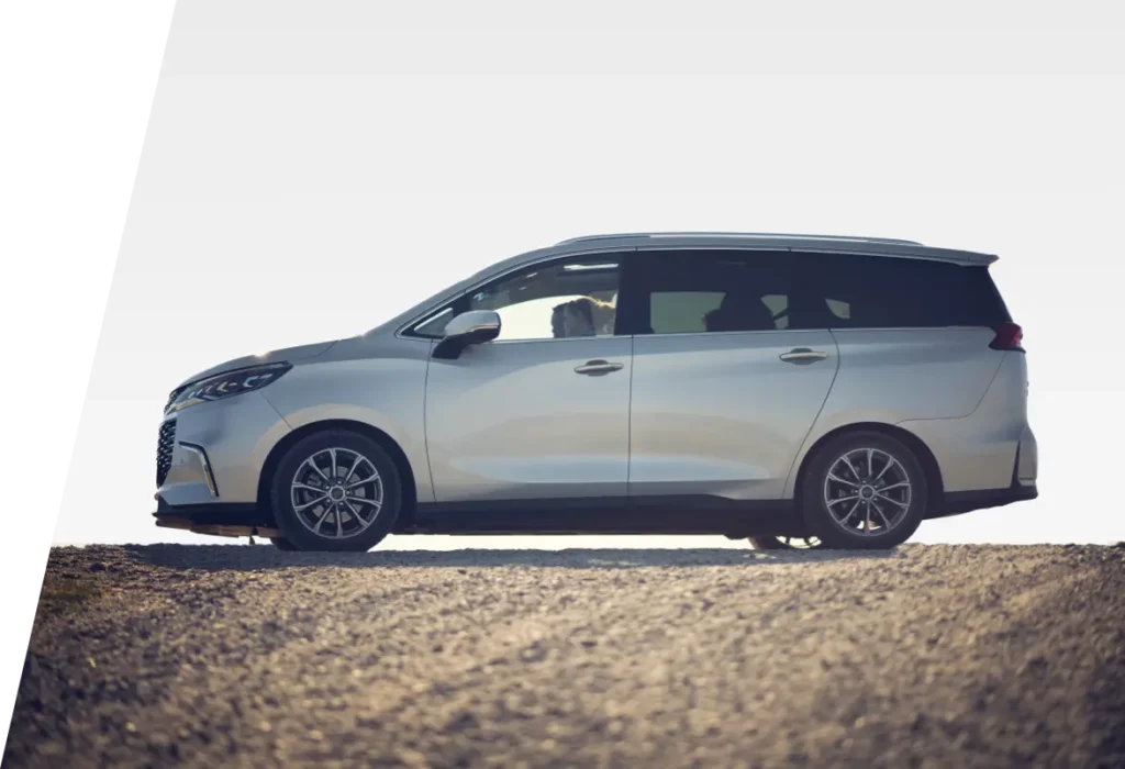 Maxus Euniq 5 "de perfil"