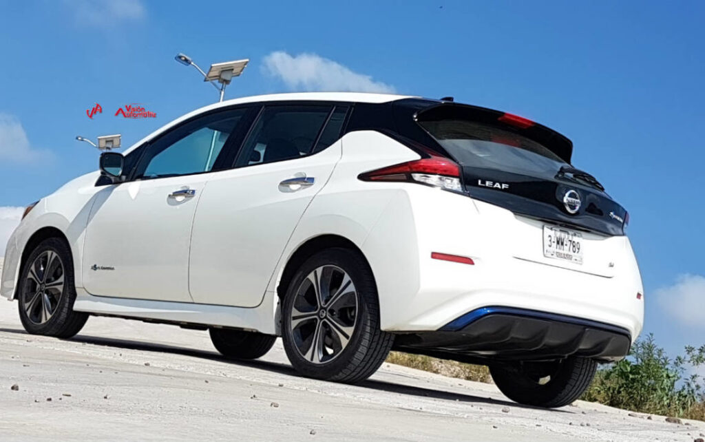 Nissan Leaf "llantas"