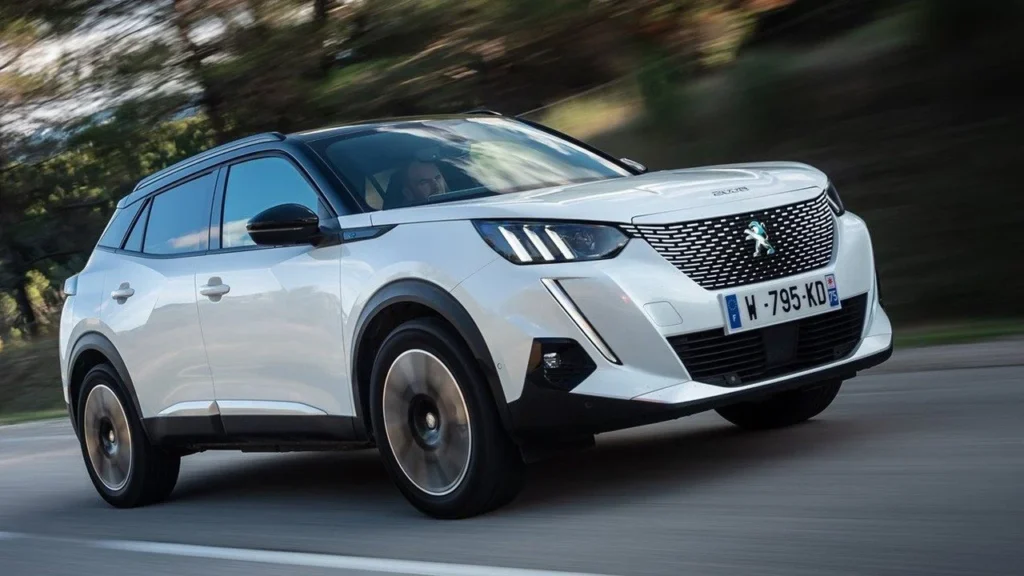 Peugeot E-2008