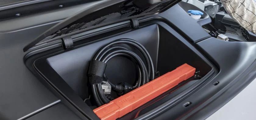 "Frunk" Volvo EX30