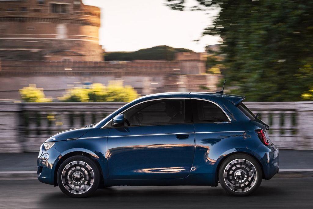 Elegante Fiat 500 Eléctrico