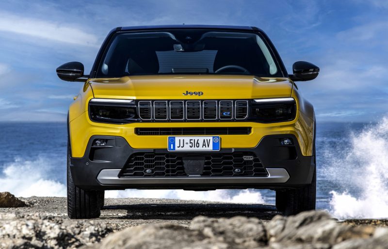 Frontal Jeep Avenger eléctrico
