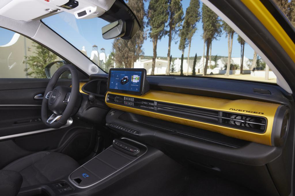 Interior delantero del Jeep Avenger Eléctrico