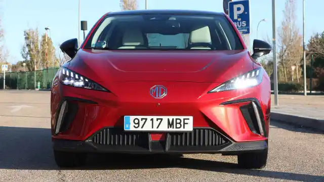 Color Rojo MG4